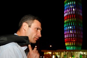 Саакашвили покатал Кличко по ночному Батуми