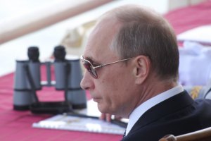 Моржи и дельфины устроили шоу для Путина