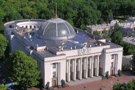 Завтра Рада  рассмотрит первым вопросом законопроект о повышении соцстандартов