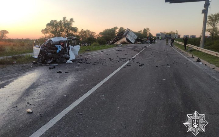 На Львівщині поліція перекрила рух авто на міжнародній трасі Київ - Чоп