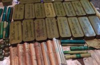 В Киевской области обнаружили крупный тайник с боеприпасами из АТО