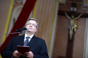 Коморовскому очевидно намерение украинской власти силой решить политический конфликт