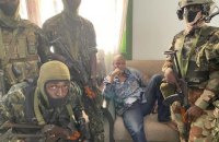 У Гвінеї біля президентського палацу трапилася стрілянина, військові заявили про переворот 