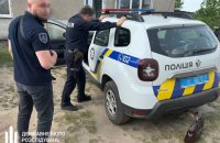 У Рівненській області викрили правоохоронця, який допомагав уникати чоловікам мобілізації