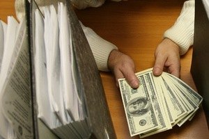 Участники валютного рынка не заинтересованы в курсовой стабильности, - эксперты 