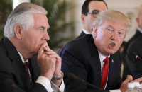 Трамп назвал бывшего госсекретаря Тиллерсона "тупым как пробка"