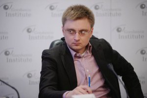 Янукович выстраивает сложную внешнеполитическую конфигурацию с учетом 2015 года, - эксперт