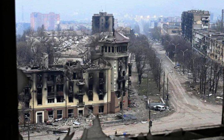 Военное руководство проверяет информацию о химическом оружии в Мариуполе, есть предположения о фосфорных бомбах