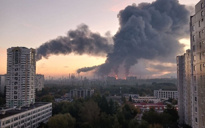 У Москві горить НПЗ після атаки дронів (доповнено)