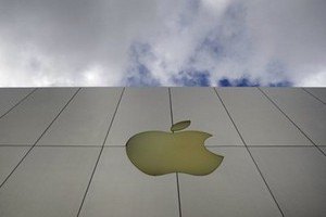 Акции Apple стремительно дешевеют пятый день подряд