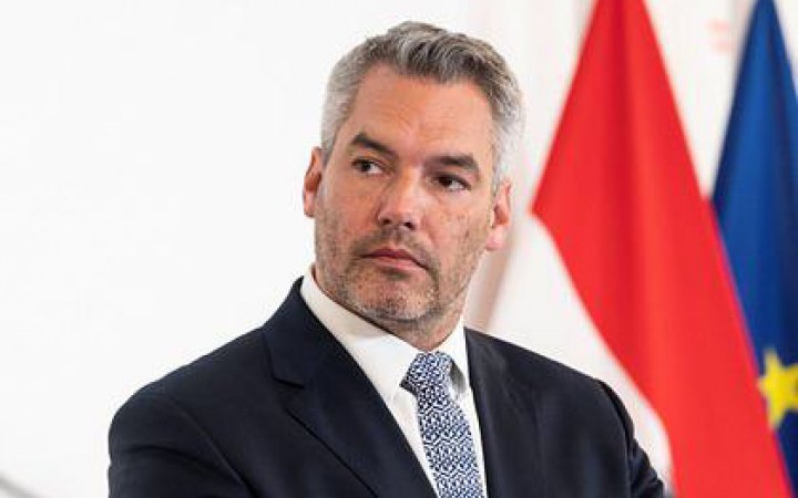 Канцлер Австрии заявил о проведении "прямых, открытых и жестких" переговоров с Путиным