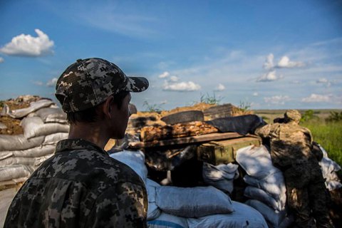 Один военный погиб, двое ранены на Донбассе за сутки