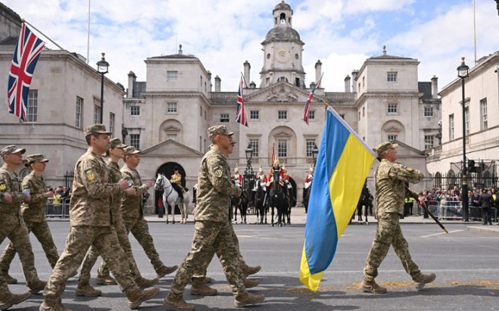 Українські військові взяли участь у параді у Великій Британії 