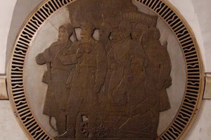 Киевсовет готовит зачистку станций метро от советской символики 