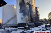 У Миколаєві російські дрони пошкодили цистерни з олією 