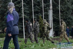 Боевики ДНР под видом мирных жителей пытаются покинуть зону АТО
