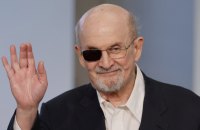 Салман Рушді анонсував першу книгу після замаху на його життя
