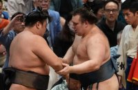 Сумо: Аонішікі переміг Кірішиму й опинився за крок до Кубка імператора