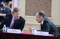 ​Ахметов и Пинчук подсадили «Нафтогаз» на свои трубы