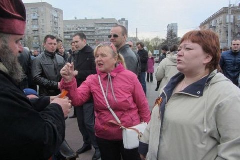 Жительница Днепра, напавшая с молотком на бойца АТО в оперном театре, задержана