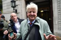 Отец премьер-министра Великобритании попросил гражданство Франции - СМИ