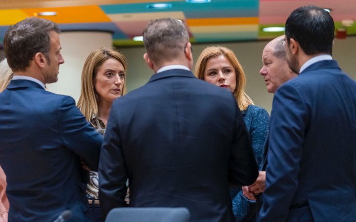 Лідери ЄС розпочали обговорення рекомендацій щодо розширення і переговорів про членство для України й Молдови