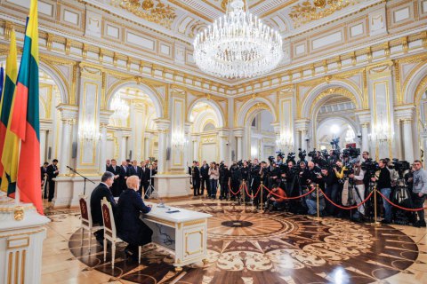 Ми відкрито заявляємо про військову і гуманітарну підтримку України, - Грібаускайте
