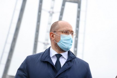 Темпы вакцинации позволяют избежать локдауна, но маски останутся надолго, - Шмыгаль 