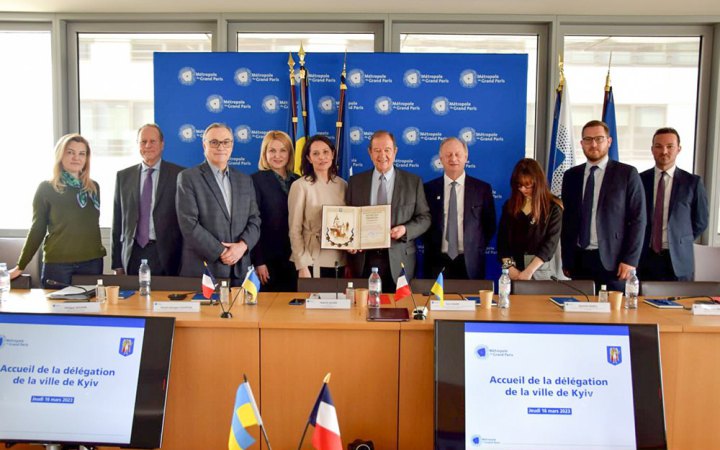 Париж виділяє додаткові кошти на розбудову Києва