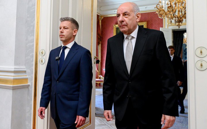 ЗМІ: Угорщина хоче внести зміни до Конституції, щоб усунути від влади президента країни