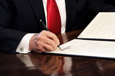 Трамп подписал бюджет США с $620 миллионами для Украины