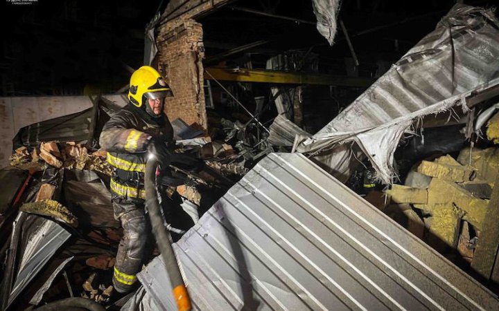 Поранені в Херсонській області, влучання в склад у Київській: як минула доба