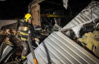 Поранені в Херсонській області, влучання в склад у Київській: як минула доба