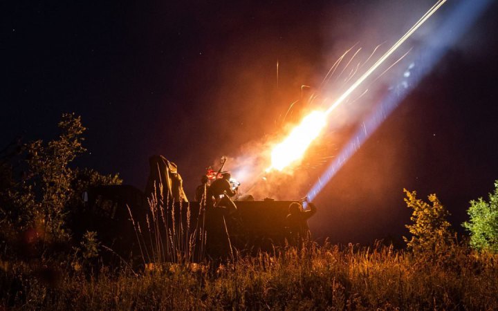 Сили оборони продовжують вести наступ на двох напрямках та знищили три склади боєприпасів окупантів, – Генштаб