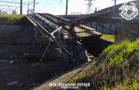 Українські військові підірвали міст, через який окупанти постачали собі зброю та паливо з Криму