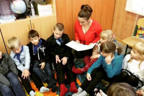 В Запорожской области учительницу, которая заразила детей корью, уволили с работы