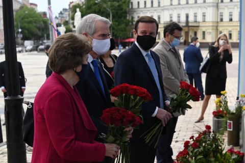 Американские сенаторы обсудили с Зеленским реформы в Украине