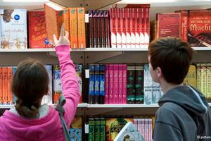 "УДАР": из школьных библиотек Одессы велели изъять "неугодные" книги