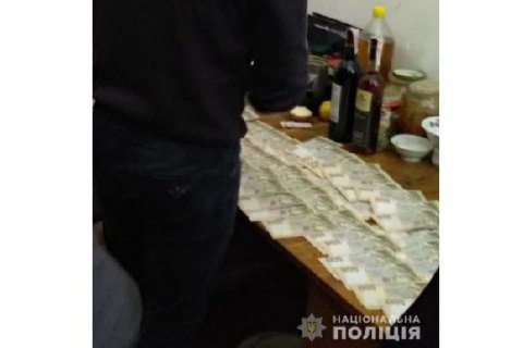 Во Львове начальник отдела Госаудитслужбы попался на взятке в 30 тыс. гривен