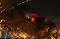 На Майдане людей поливают из водомета