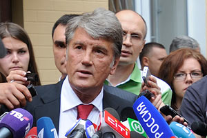 Ющенко отрицает связь с "РосУкрЭнерго"
