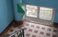 Одесситка выбросила младенца в мусоропровод