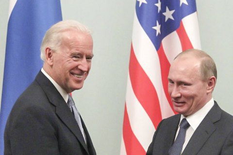 Путин рассмеялся на вопрос американского журналиста о том, считает ли он себя убийцей