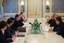 Порошенко запросив європейців до написання нової Конституції