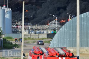 Пожарный пропал без вести на нефтебазе у Василькова