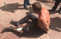 В Киеве полицейские со стрельбой задержали вооруженного ножом мужчину