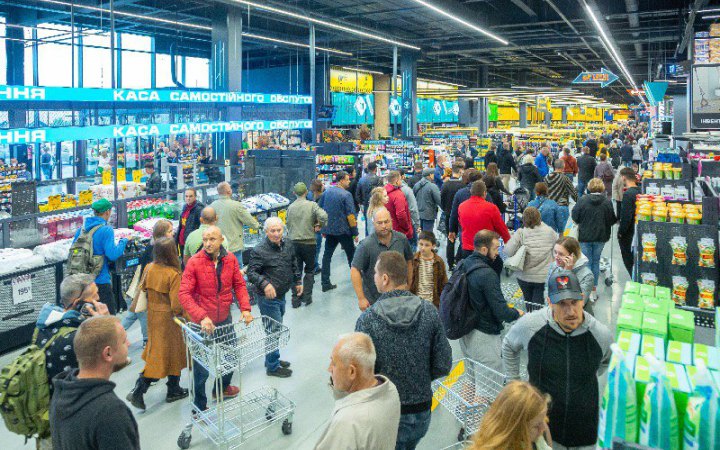 Телевізори, павербанки, обігрівачі та олія. Що українці купували на Black Friday 2022