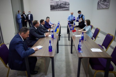 Главы государств Ассоциированного трио подписали Декларацию Батумского саммита по европейской интеграции 