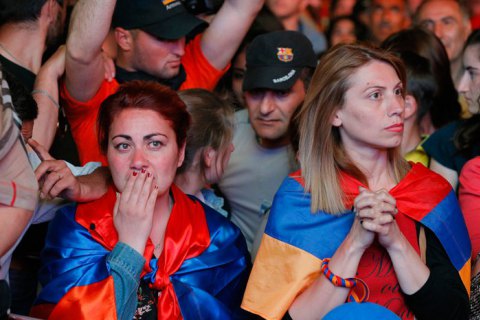 Участники протестов в Ереване разблокировали дороги