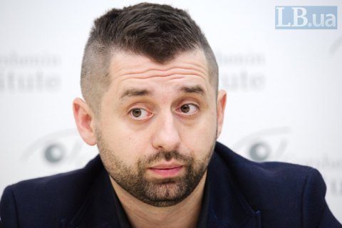 Перевірку глави фракції "Слуги народу" на поліграфі перенесли